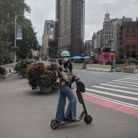 Meet your Posher, Kelli - Picture 2 of 4